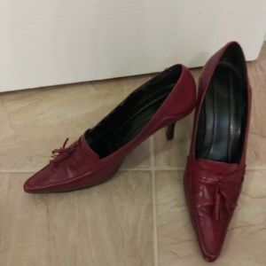 Dark red high heel leather shoes with tassle